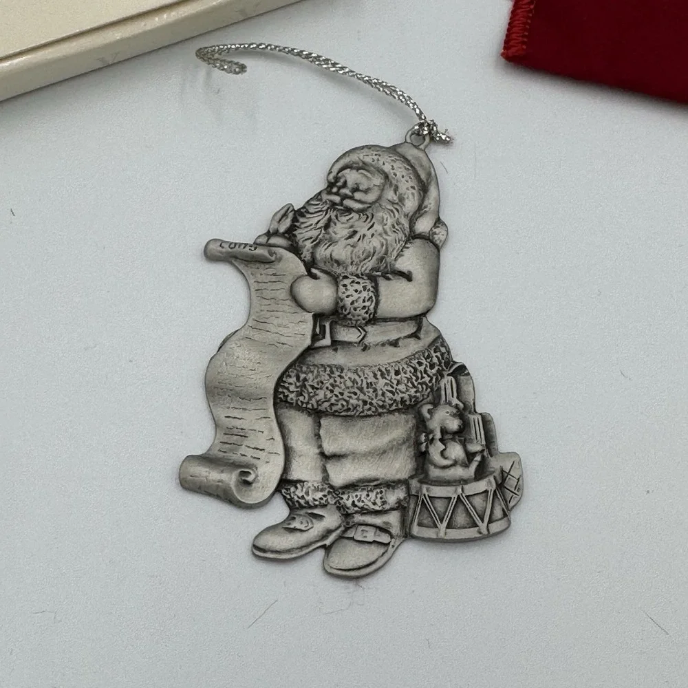 Santa‎ Claus Avon 1996 Pewter Christmas Tree Ornament